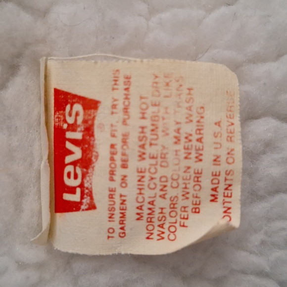 SOLD - Levi's Sherpa Lined Denim Trucker Jacket - Picture 10 of 11